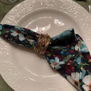 Metal napkin rings, gold color, 4 pieces